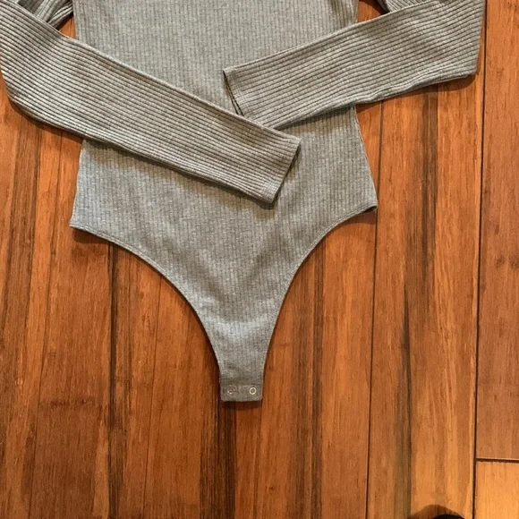 NWT Body con bodysuit - Picture 4 of 8